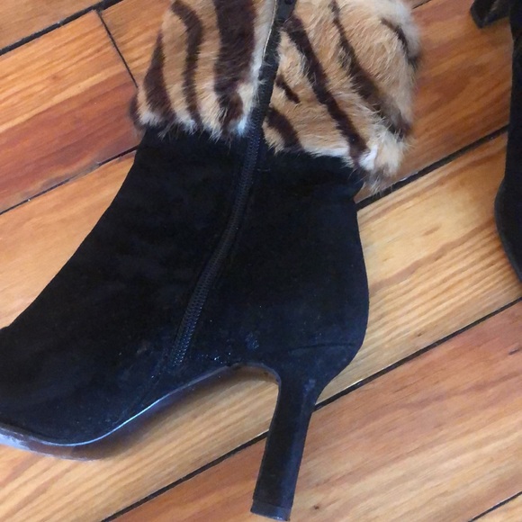 Stuart Weitzman Black Suede Boots Zebra print Fur Trim Size 6.5